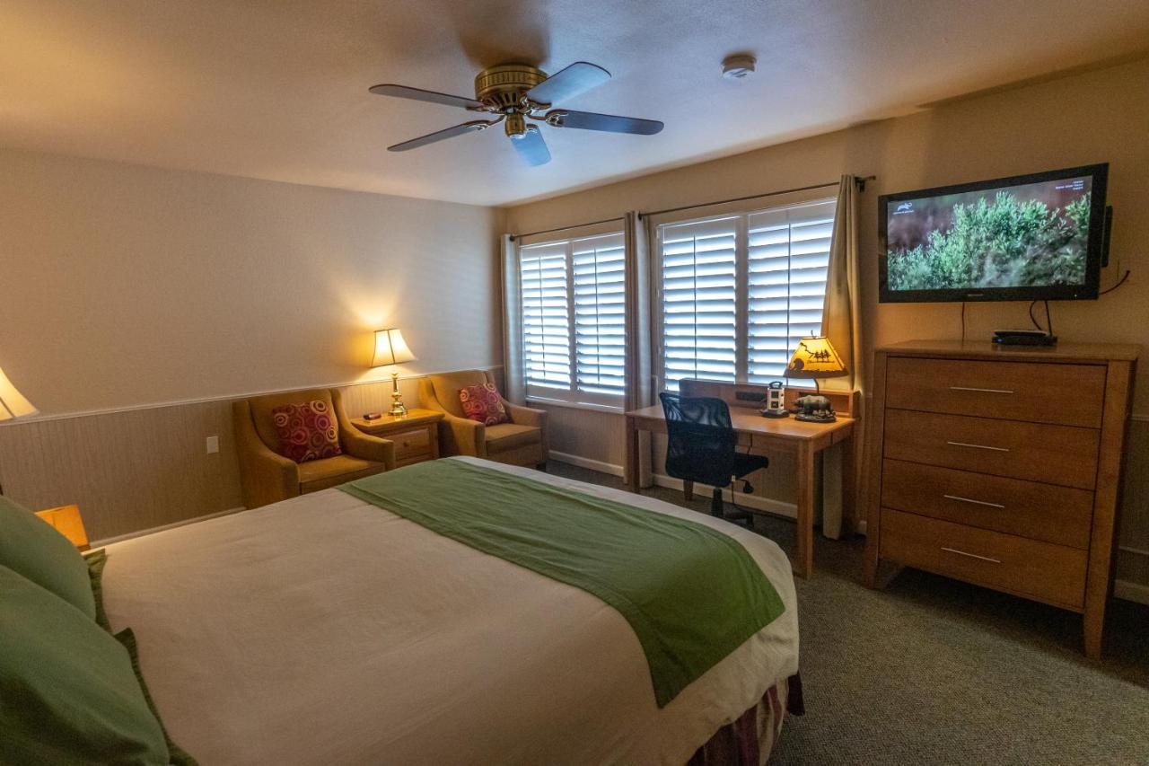 June Lake Motel Экстерьер фото